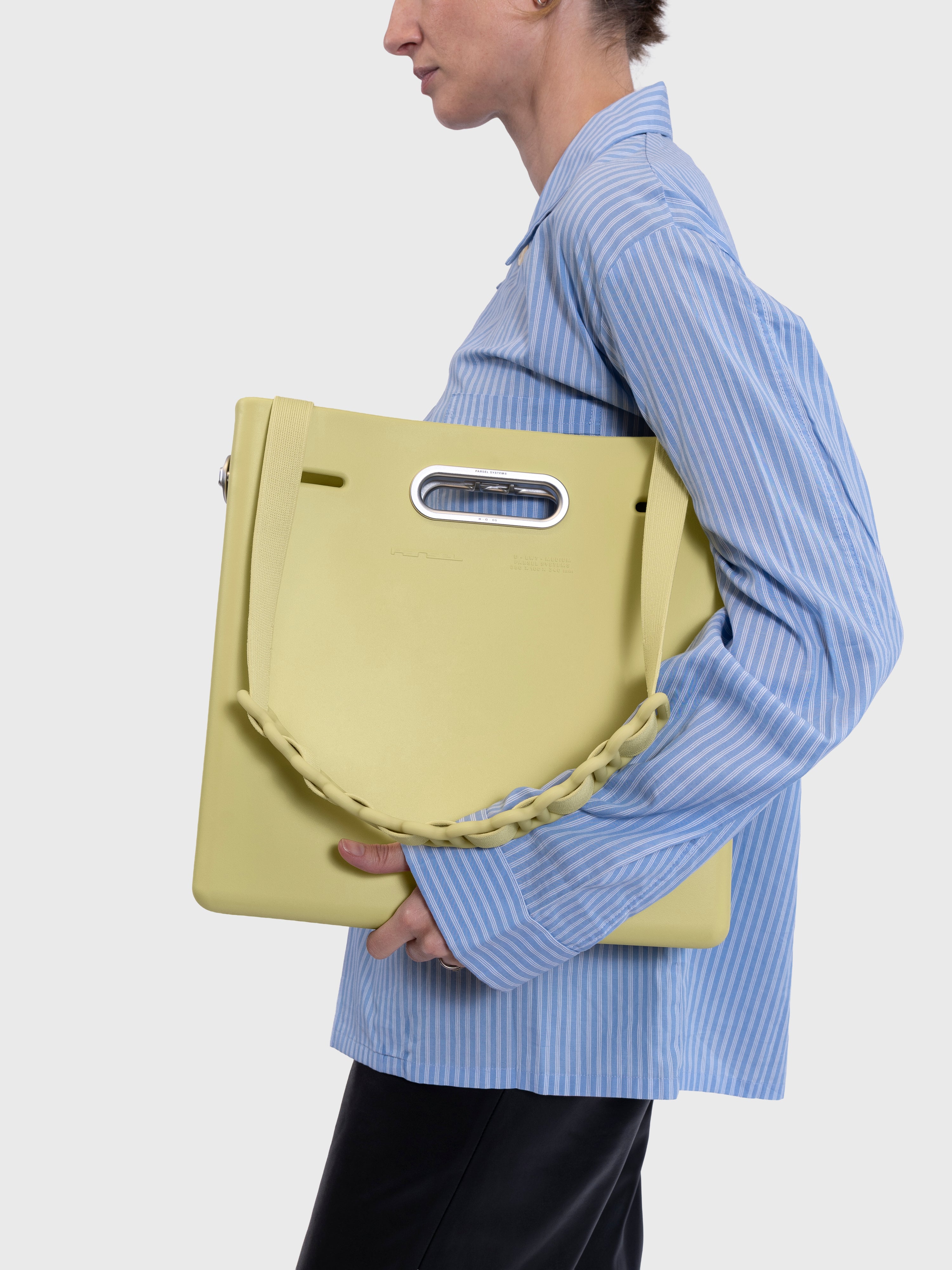 EAST WEST CLUTCH SYSTEM - MEDIUM