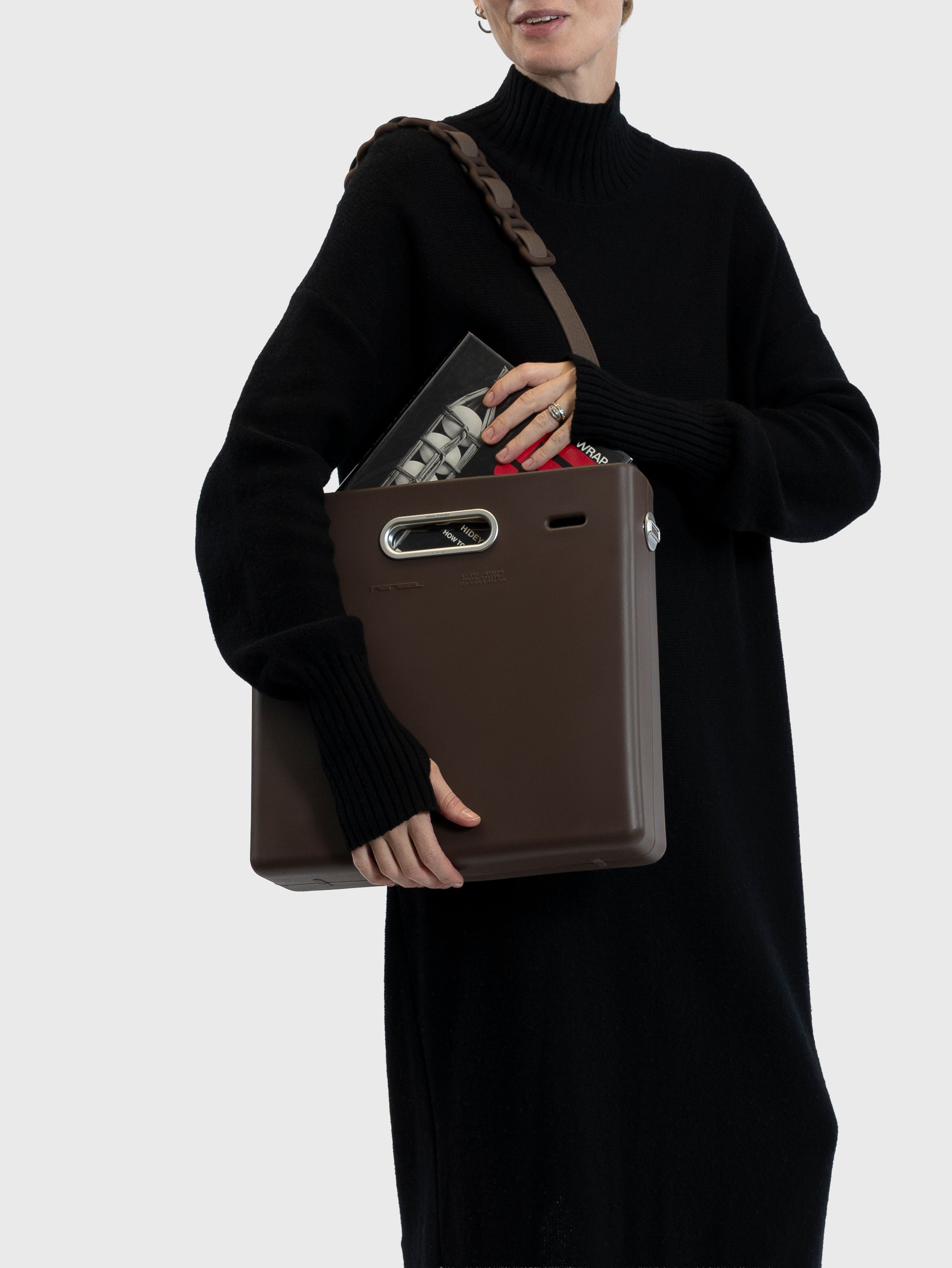 EAST WEST CLUTCH SYSTEM - MEDIUM