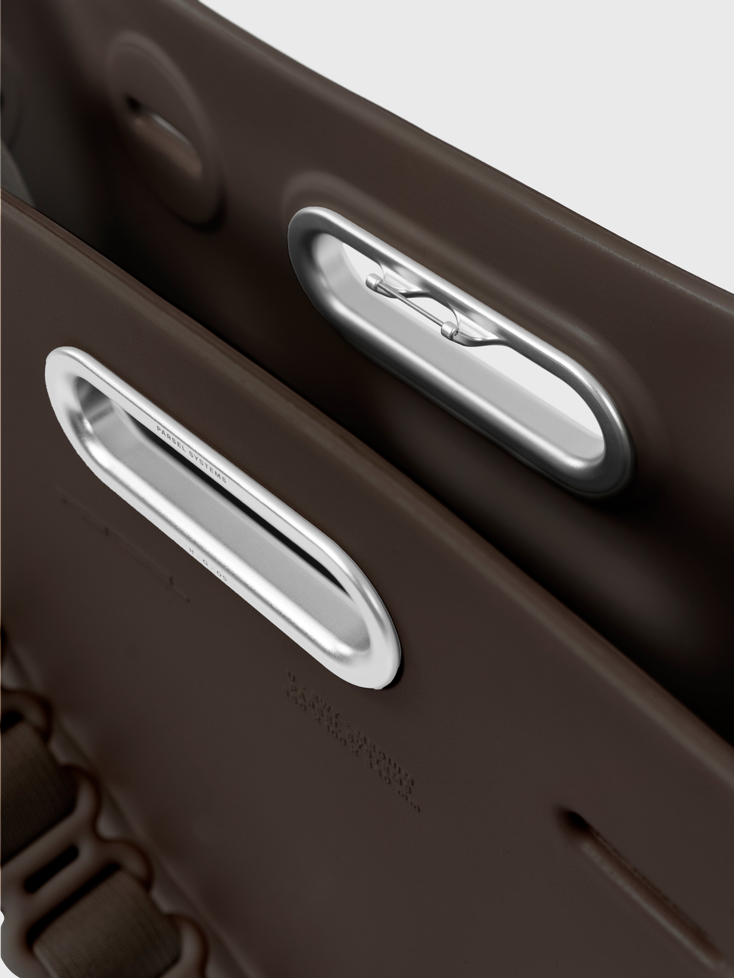 EAST WEST CLUTCH SYSTEM - MEDIUM