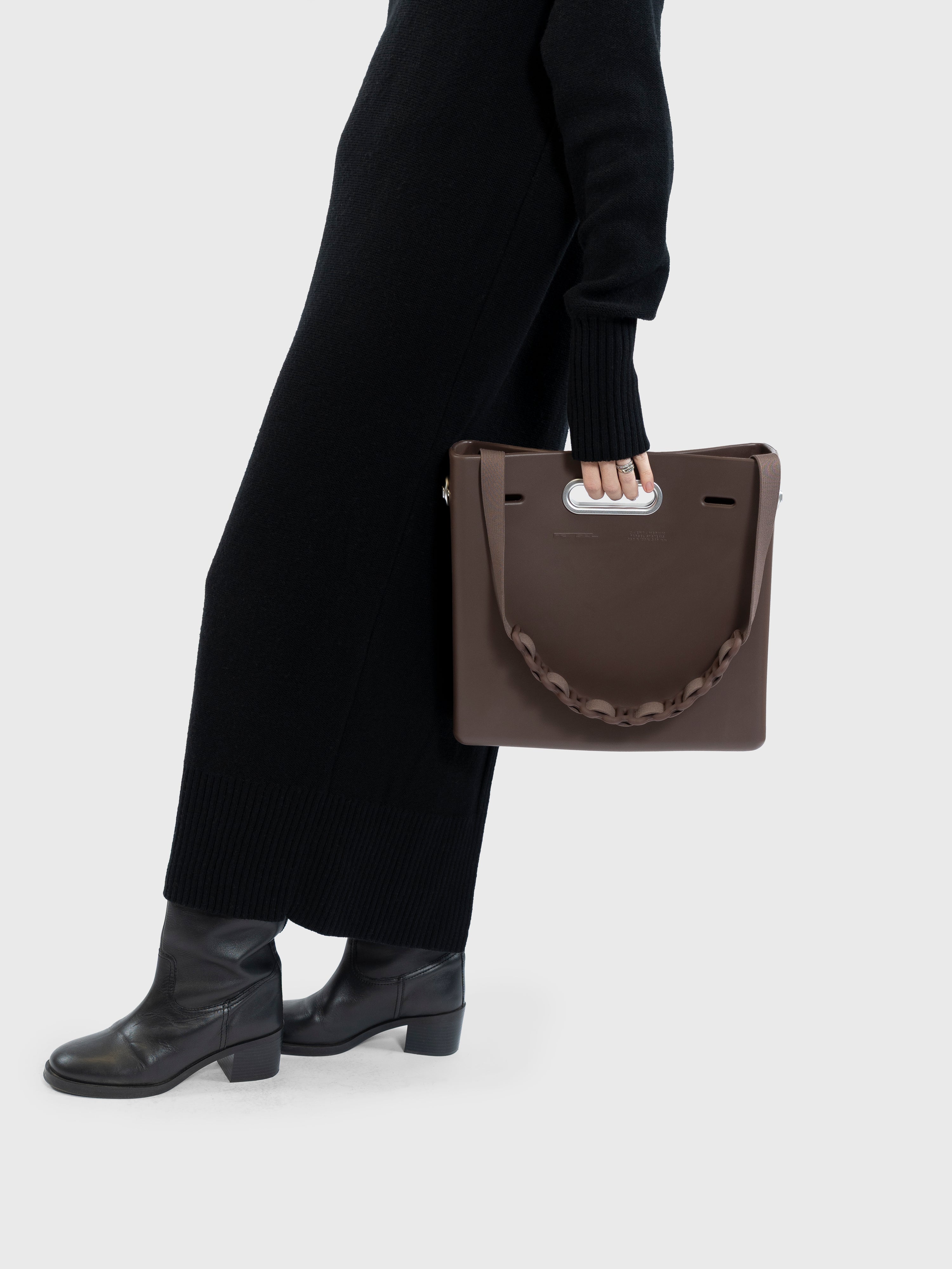 EAST WEST CLUTCH SYSTEM - MEDIUM