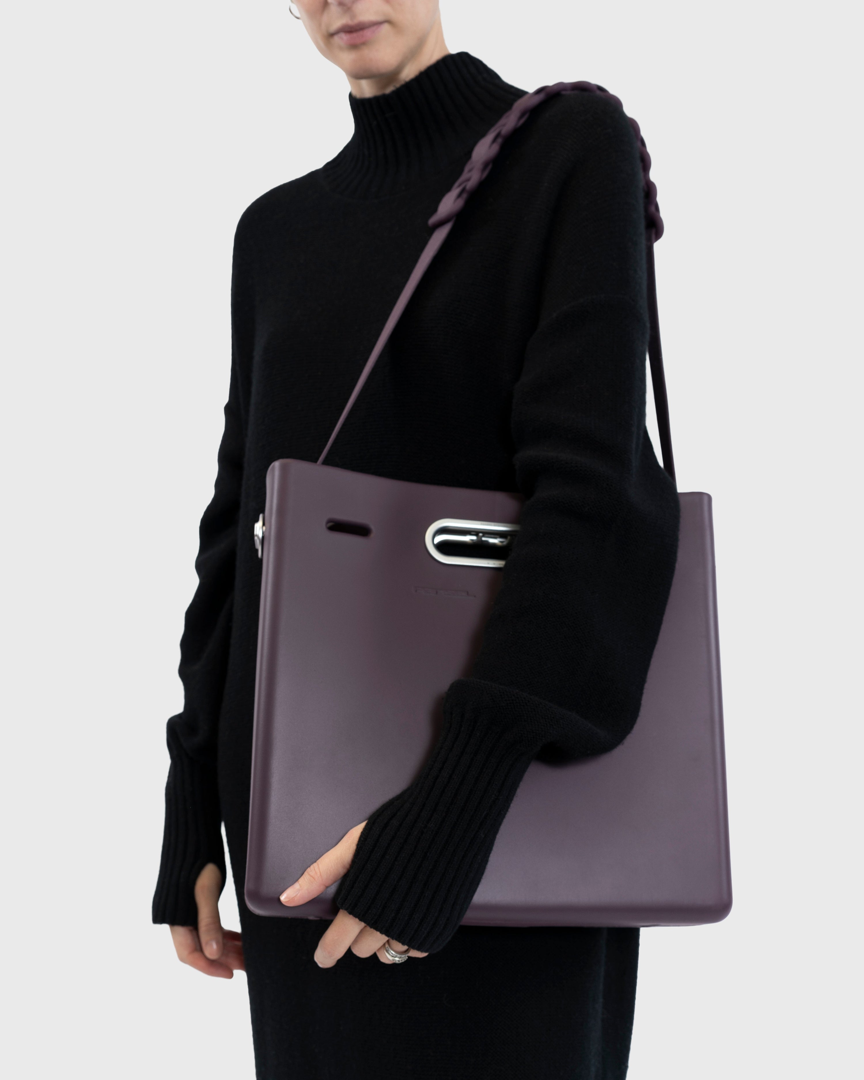 EAST WEST CLUTCH SYSTEM - MEDIUM